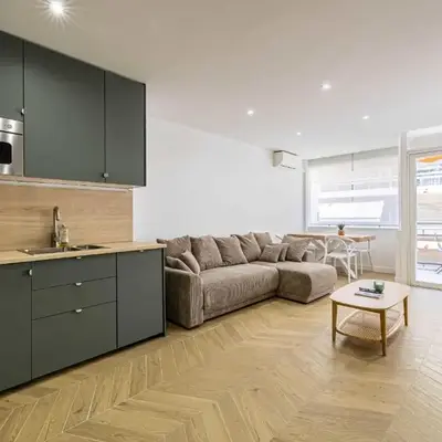 Cozy renovated apartment - close to Martinez Hotel
