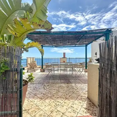 32m2 petite maison au bord de l'eau avec terrasse