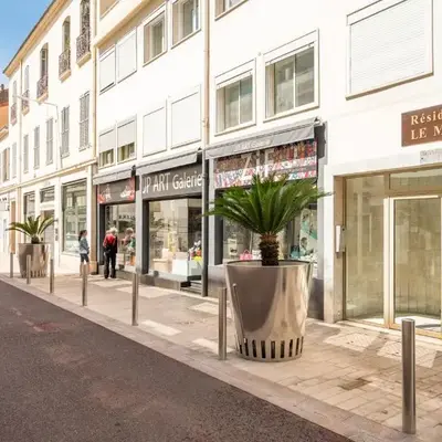 Superbes studios entièrement rénovés - 50m croisette