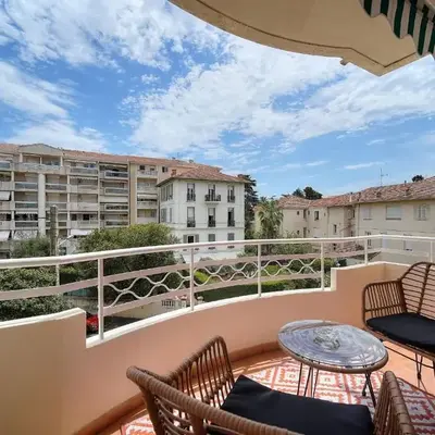 IMMOGROOM - Spacious 3-room apartment - Garage - Terrace - Air conditioning